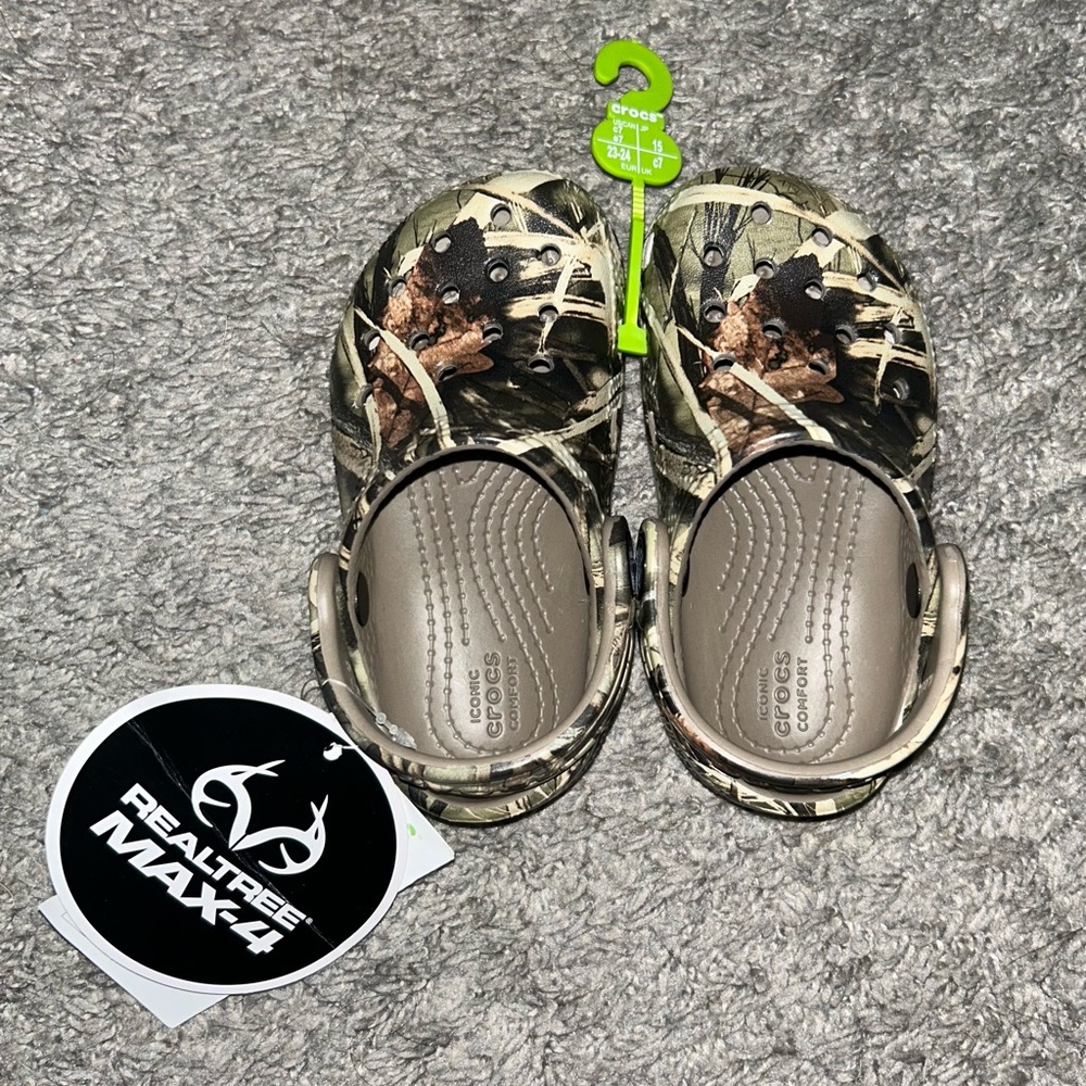 NWT Toddler Realtree Crocs